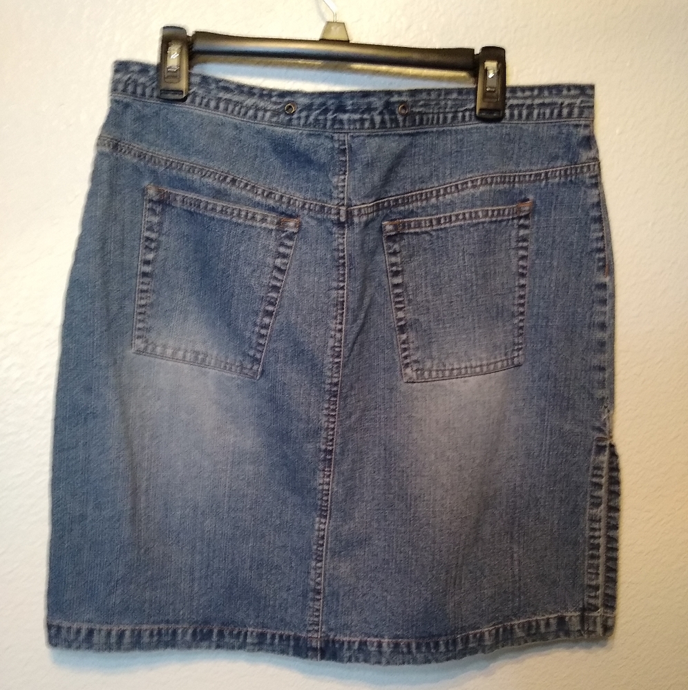 DKNY denim skirt, front zipper, size 12